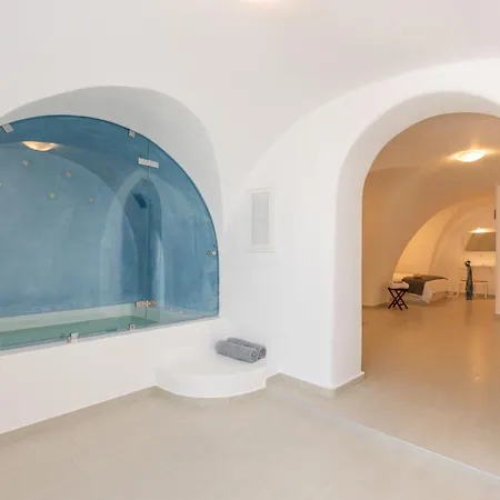 Argyro And Diogenis Emporio (Santorini)