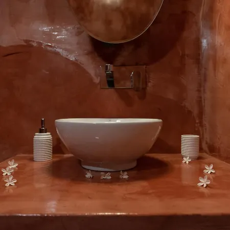 Argyro And Diogenis * Emporio (Santorini)