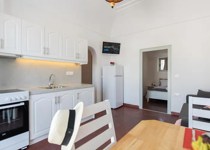 Argyro And Diogenis *