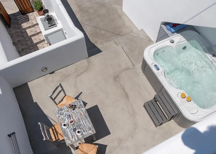 Argyro And Diogenis Emporio (Santorini)