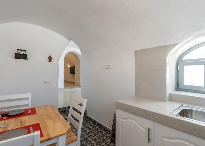 Argyro And Diogenis *