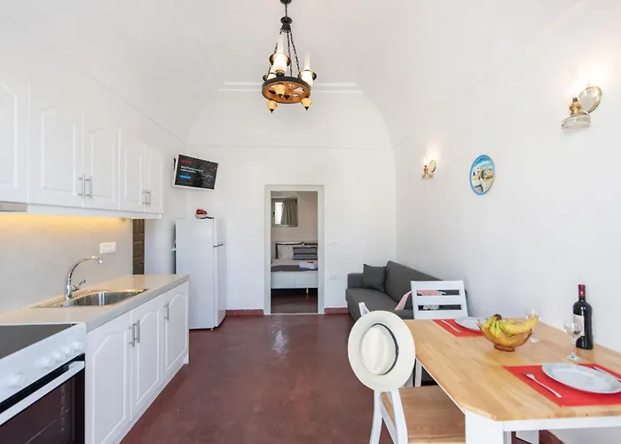 Argyro And Diogenis * Emporio (Santorini)