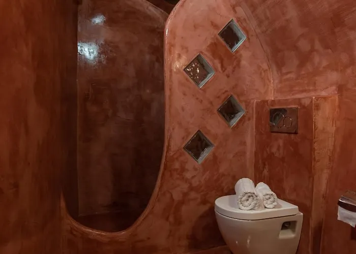 Argyro And Diogenis * Emporio (Santorini)