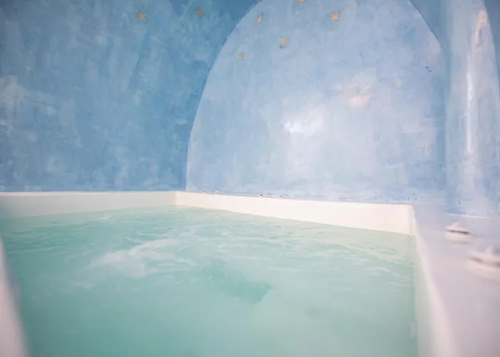 Argyro And Diogenis Emporio (Santorini)