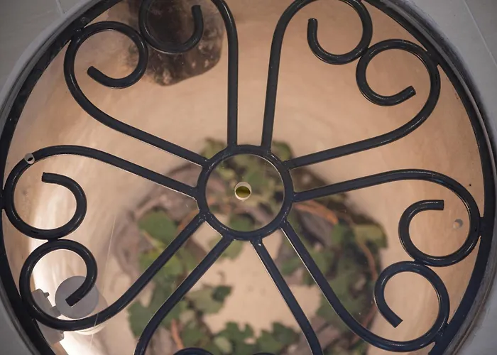 Argyro And Diogenis * Emporio (Santorini)