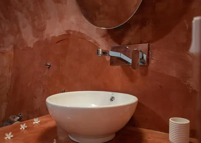 Argyro And Diogenis Emporio (Santorini)