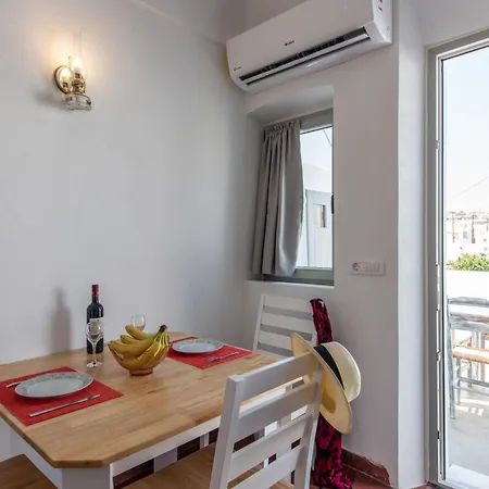 Argyro And Diogenis * Εμπορειό